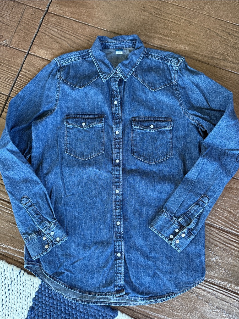 Old Navy Classic Denim Button-Up Shirt in Medium Blue